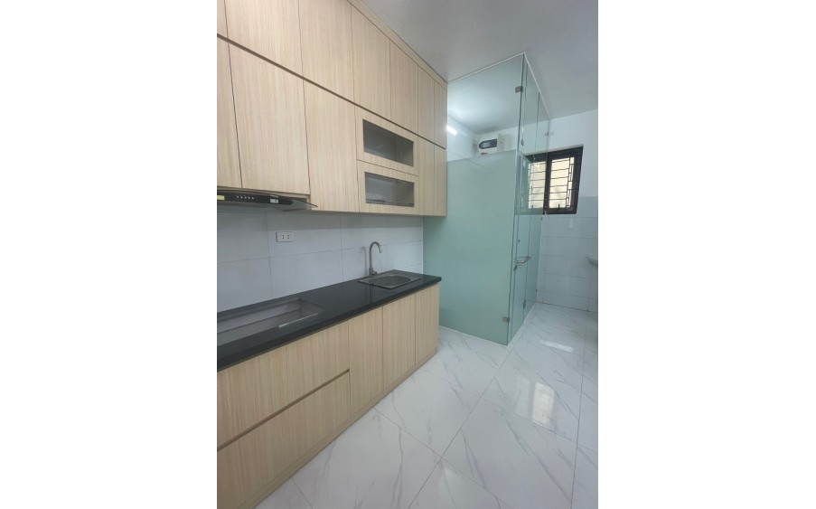 CHO THUÊ NHÀ NGÕ Ô TÔ THÁI THỊNH, ĐỐNG ĐA 2 TẦNG, 90M2, 4 NGỦ, 1 WC, 15 TRIỆU